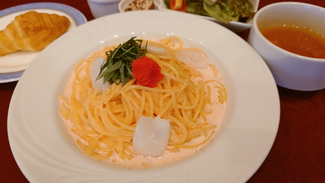 ヤリイカと明太子クリームパスタ
